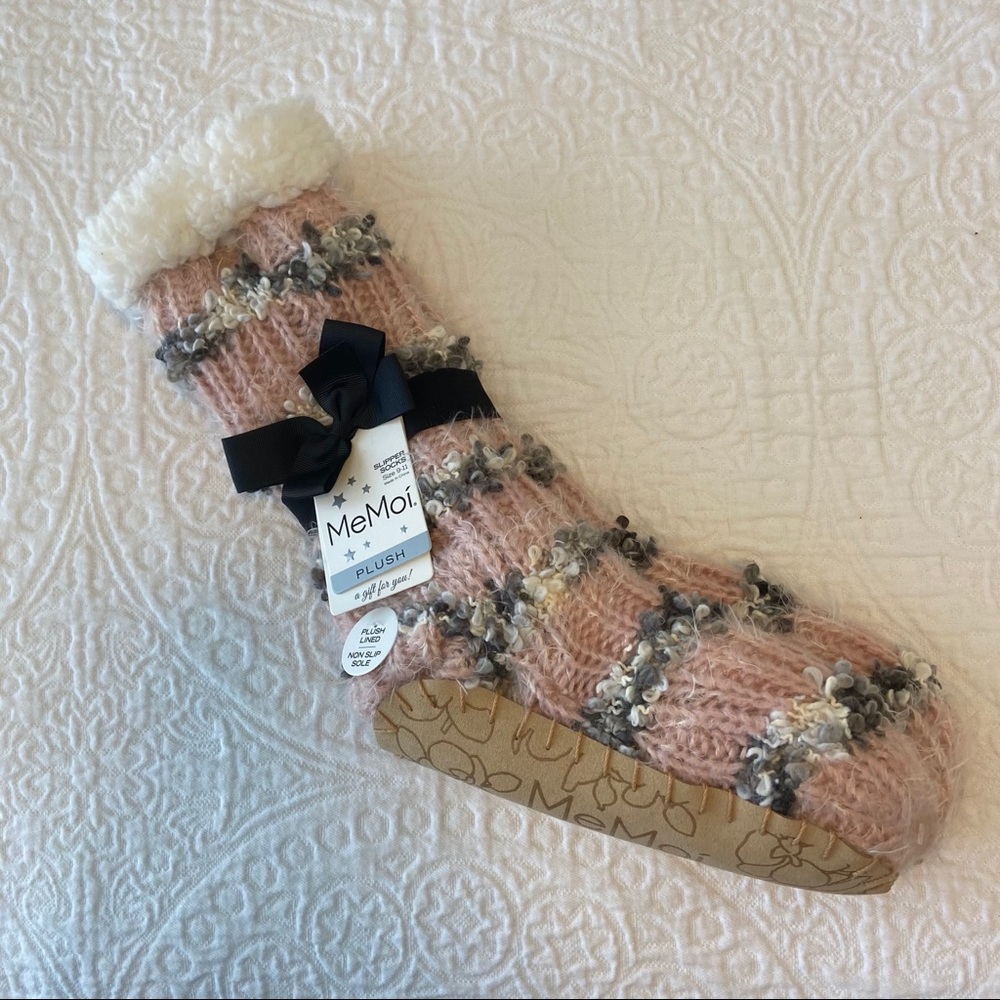 NWT MeMoi Slipper Socks